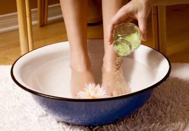 bain de pieds thérapeutique pour champignons